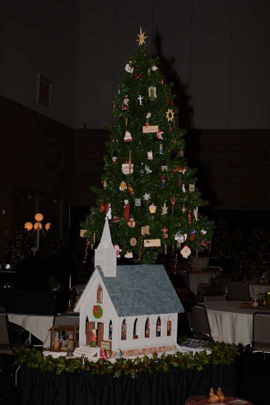 First Baptist Church Corsicana Living Christmas Tree 2022 2013 Rochester Woodcarvers Tree | Rochester Woodcarvers